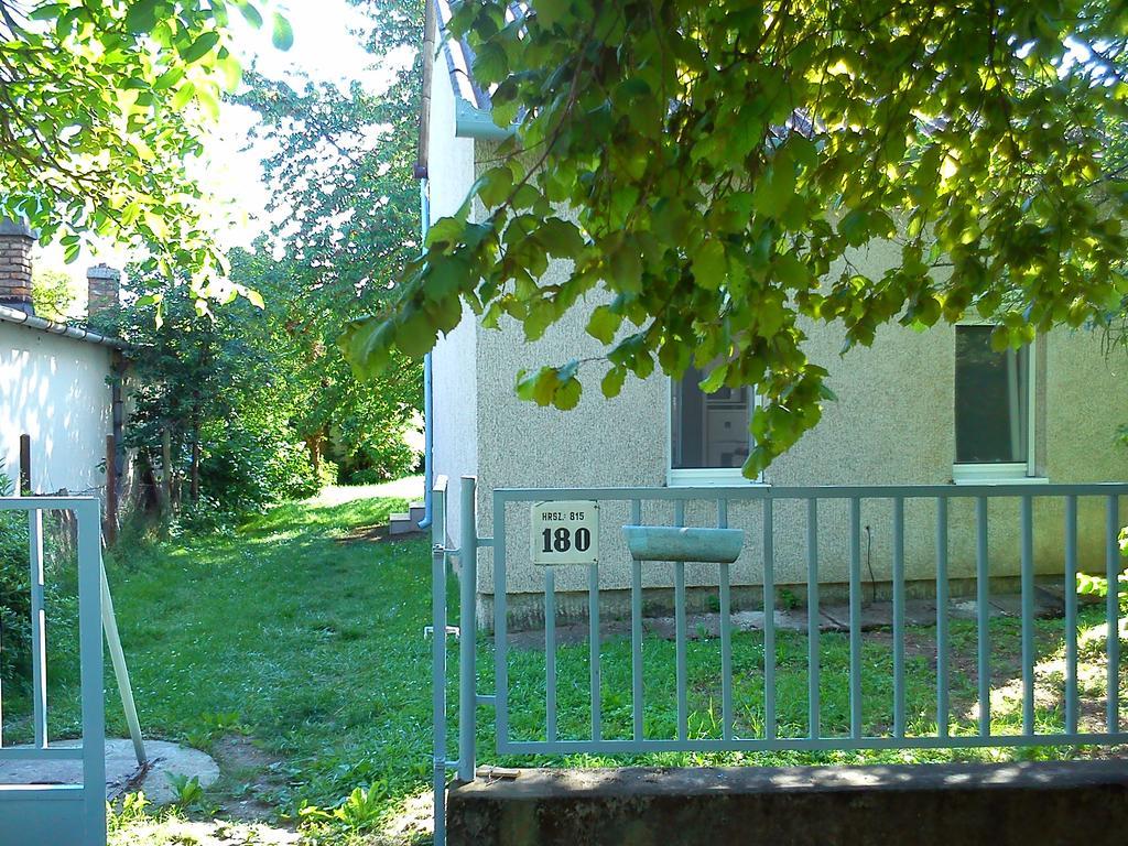 Judit Apartman Vonyarcvashegy Exterior photo