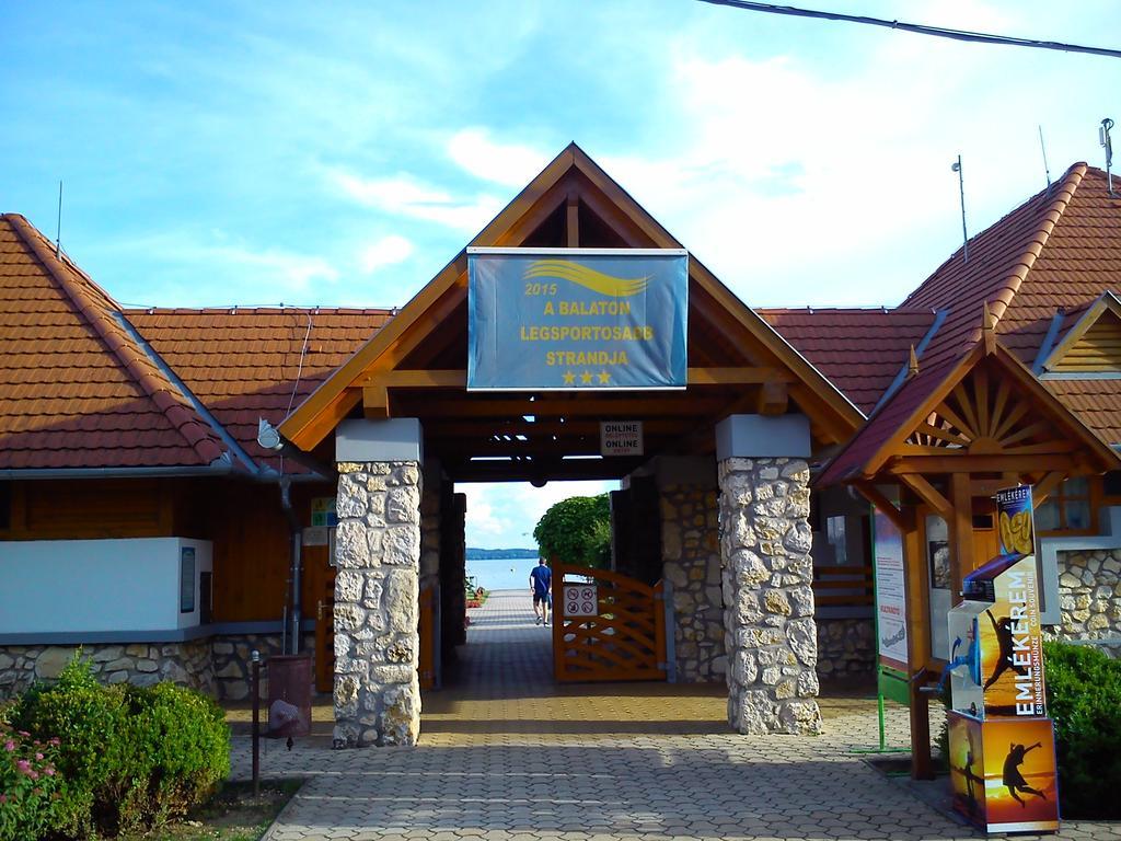 Judit Apartman Vonyarcvashegy Exterior photo