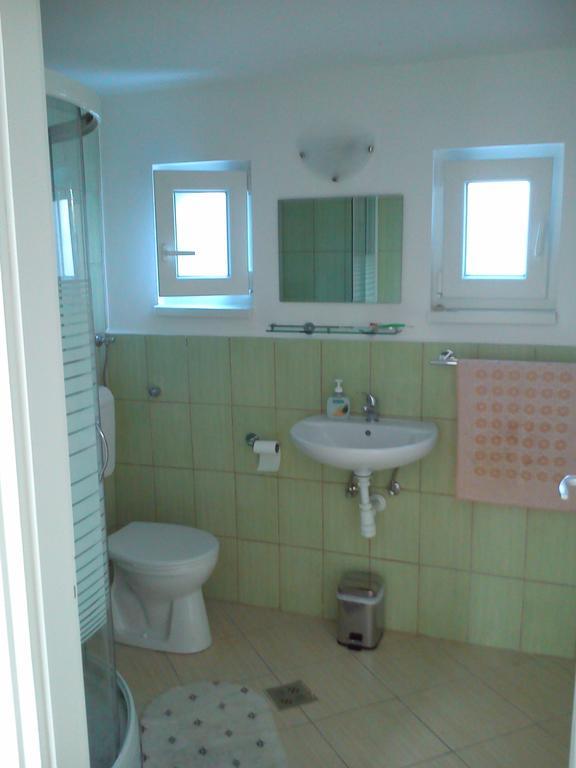 Judit Apartman Vonyarcvashegy Exterior photo